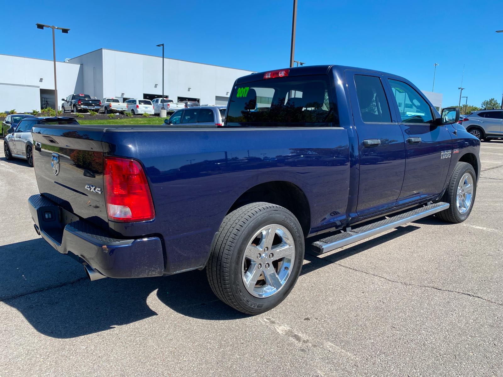 Pre-Owned 2017 Ram 1500 Express 4×4 Quad Cab 6’4 Box 4WD Crew Cab Pickup