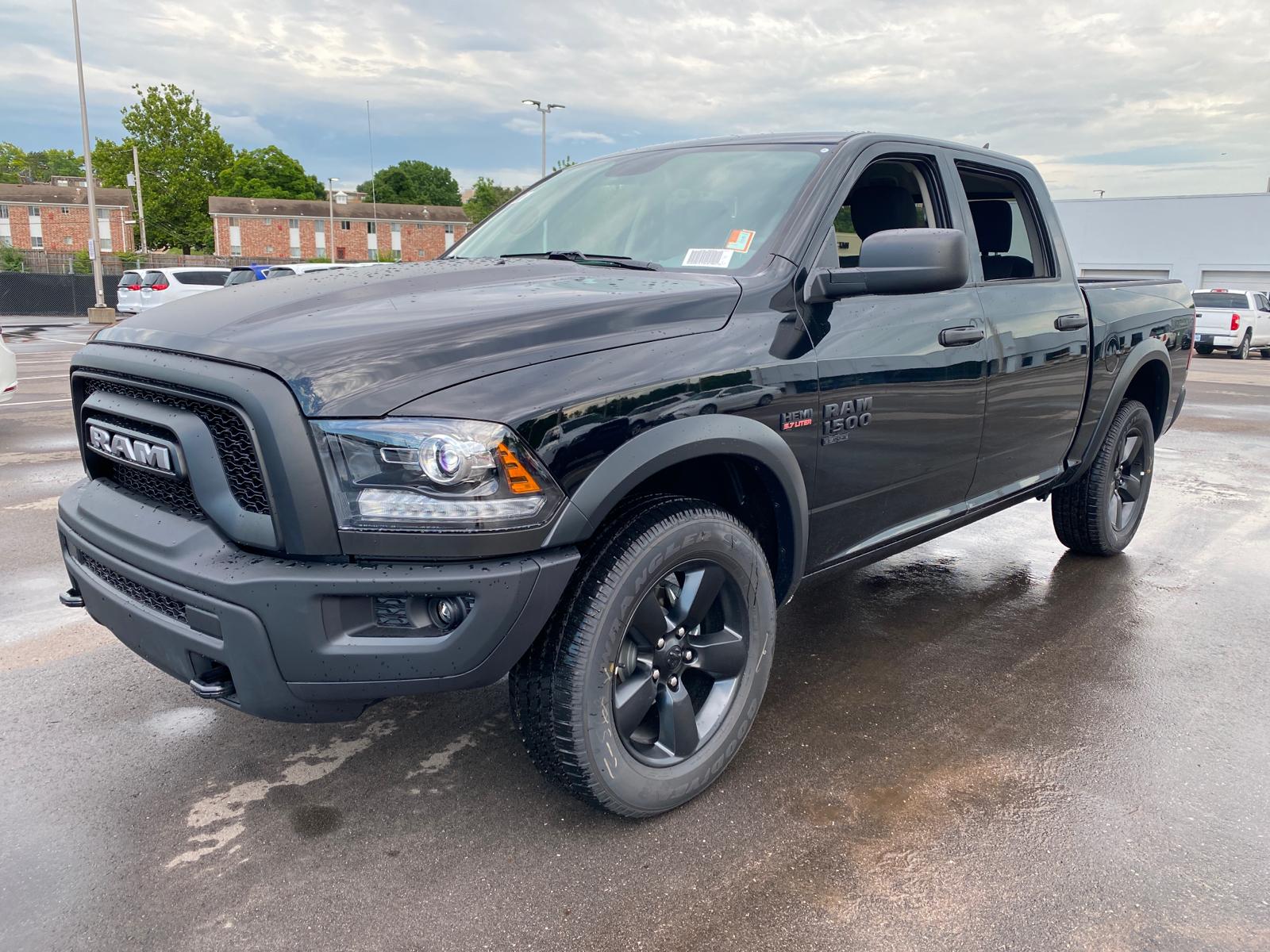 New 2020 Ram 1500 Classic Warlock 4×4 Crew Cab 5’7 Box 4WD Crew Cab Pickup