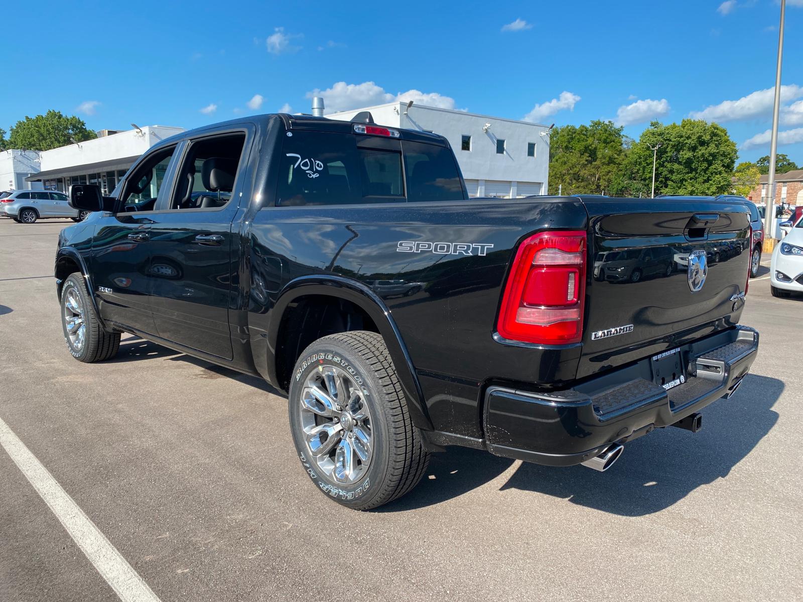 New 2020 Ram 1500 Laramie 4×4 Crew Cab 5’7 Box 4WD Crew Cab Pickup