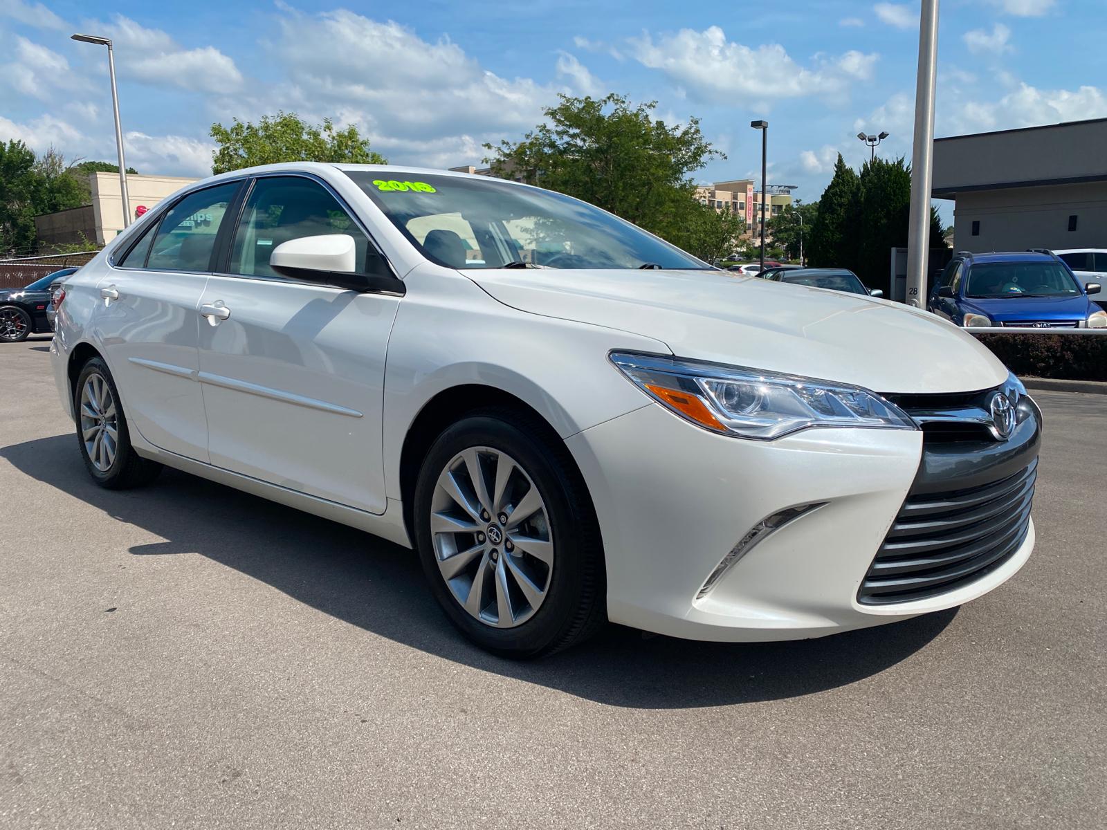 Pre-Owned 2016 Toyota Camry 4dr Sdn V6 Auto XLE FWD 4dr Car